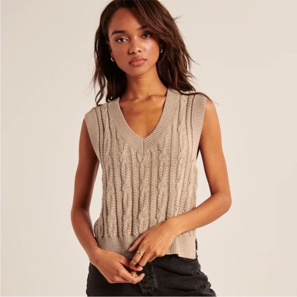 Abercrombie & Fitch Cable Knit Cropped Sweater Vest Sz S - Picture 3 of 14